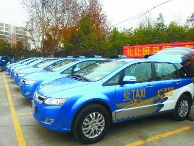 南京推動綠色出行 江南純電動出租汽車引領(lǐng)行業(yè)轉(zhuǎn)型